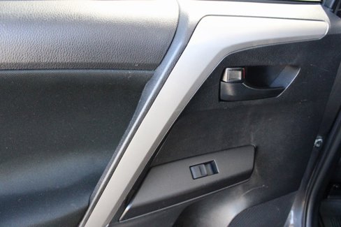 Used 2017 Toyota RAV4 LE image 47