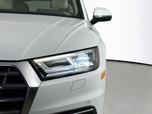 Used 2020 Audi Q5 2.0T Premium Plus w/ Premium Plus Package image 7