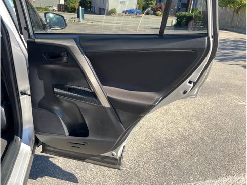 Used 2013 Toyota RAV4 XLE image 19