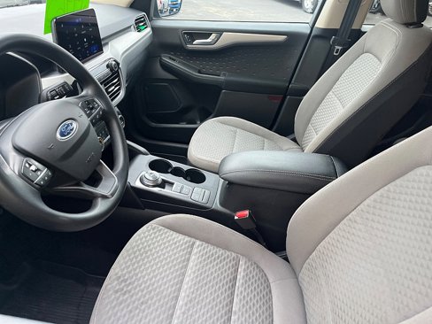 Used 2020 Ford Escape SE image 15