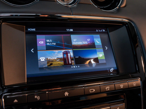 Used 2016 Jaguar XJ R image 22