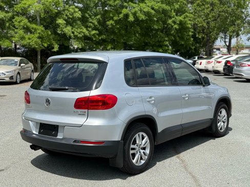 Used 2012 Volkswagen Tiguan S image 6