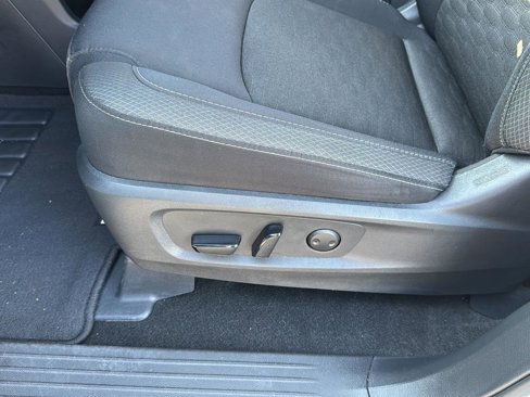 Used 2023 Nissan Pathfinder SV image 29