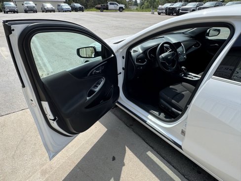 Used 2023 Chevrolet Malibu LT w/ Driver Confidence Package image 9