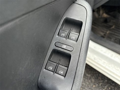 Used 2017 Volkswagen Jetta SE image 15