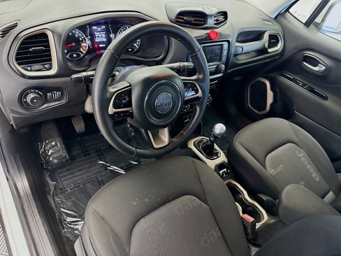 Used 2015 Jeep Renegade Latitude image 7