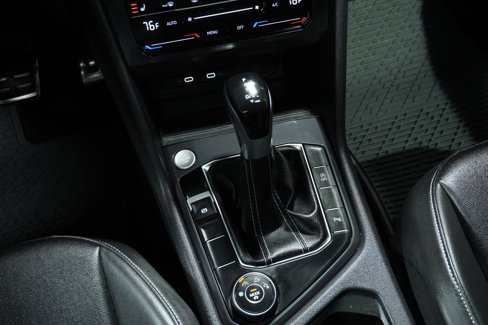 Used 2024 Volkswagen Tiguan SE R-Line image 17