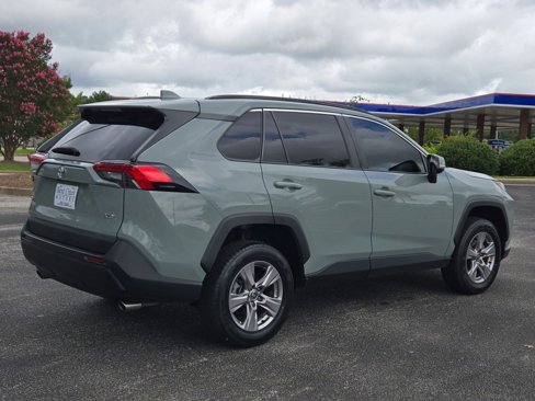 Used 2022 Toyota RAV4 XLE image 7