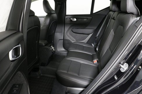 Used 2025 Volvo XC40 B5 Core w/ Protection Package Premier image 14