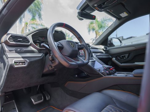Used 2023 Lamborghini Urus Performante image 11