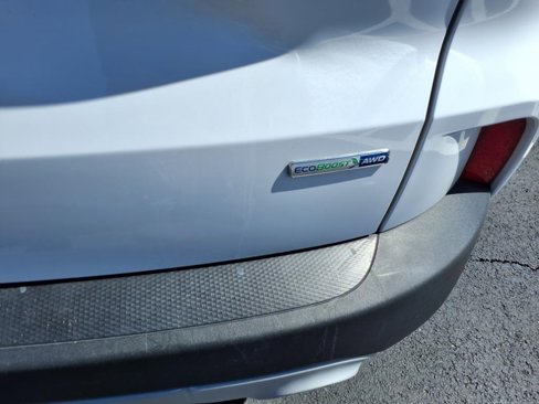 Used 2020 Ford Escape SE image 5