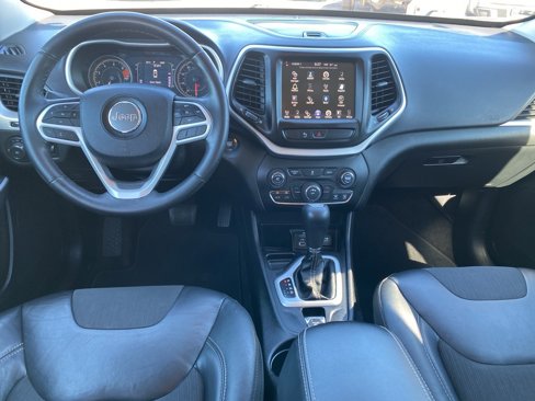 Used 2018 Jeep Cherokee Latitude Plus image 4
