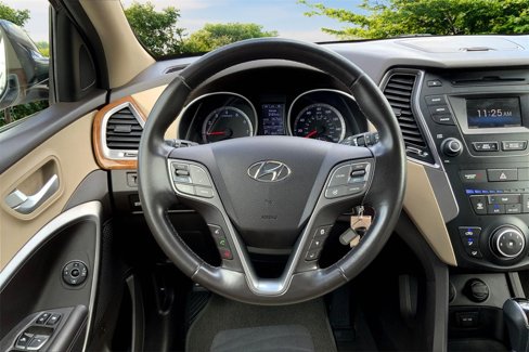 Used 2014 Hyundai Santa Fe GLS image 8
