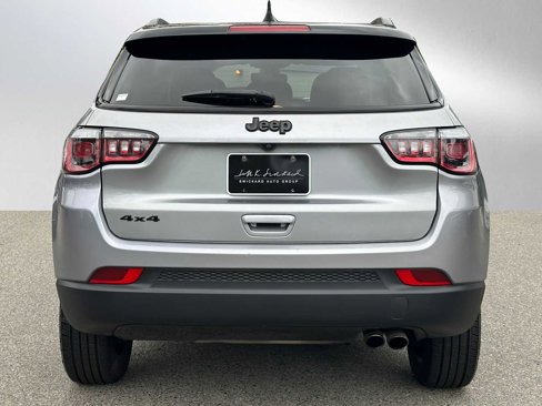 Used 2020 Jeep Compass Latitude image 4
