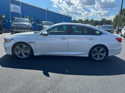 Used 2018 Honda Accord Touring image 12