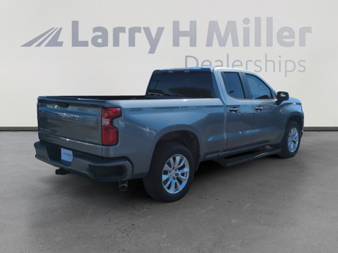 Used 2020 Chevrolet Silverado 1500 Custom w/ Custom Value Package image 5