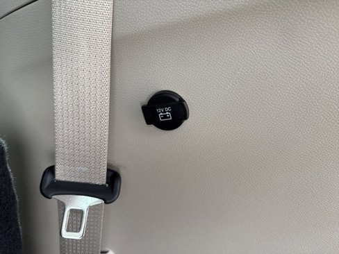 Used 2017 Chrysler Pacifica Touring image 31