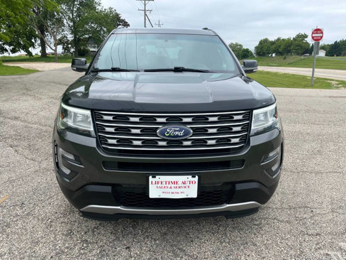 Used 2017 Ford Explorer XLT image 8