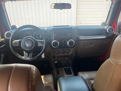 Used 2011 Jeep Wrangler Unlimited Rubicon w/ Connectivity Group image 21