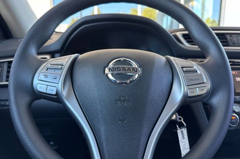 Used 2014 Nissan Rogue S image 15