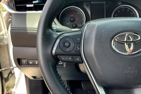 Used 2021 Toyota Venza LE w/ Carpet Mat Package (TMS) image 10