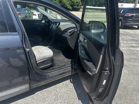 Used 2017 Hyundai Santa Fe SE image 19