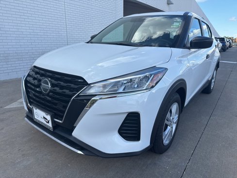 Certified 2021 Nissan Kicks S image 1