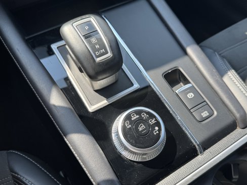 Used 2024 Mitsubishi Outlander SE image 15