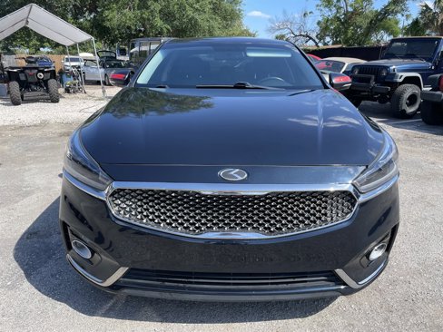 Used 2017 Kia Cadenza Premium w/ Luxury Package image 2