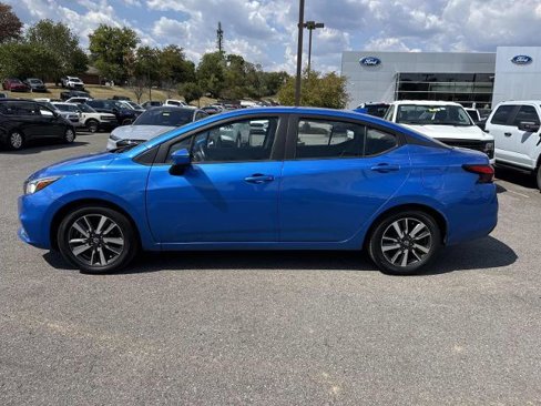 Used 2021 Nissan Versa SV image 2