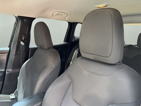 Used 2018 Jeep Renegade Altitude image 7