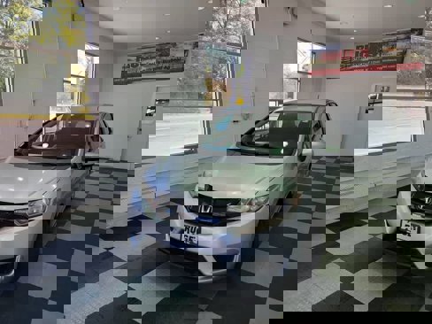Used 2016 Honda Fit LX image 2