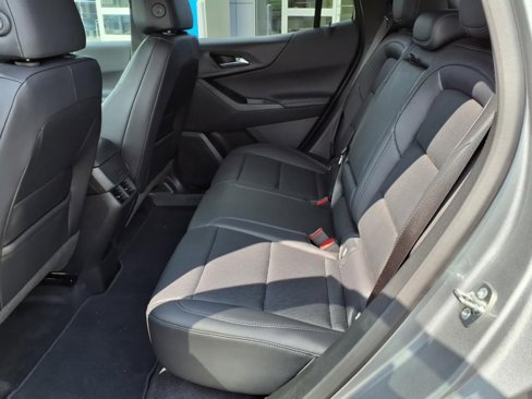 Used 2025 Chevrolet Equinox LT w/ Convenience Package II image 35