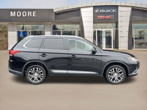 Used 2018 Mitsubishi Outlander SEL image 3