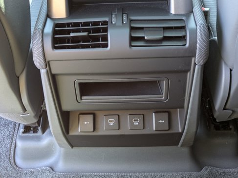 Used 2022 Land Rover Defender 110 X-Dynamic SE image 23