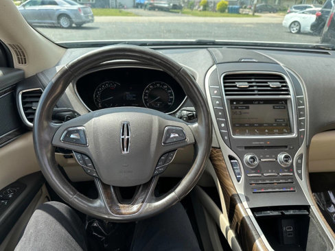 Used 2016 Lincoln MKX Reserve w/ Technology Package image 17