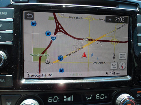 Used 2022 Nissan Maxima SV image 13