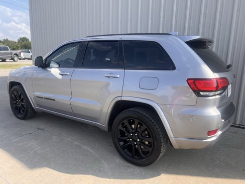 Used 2020 Jeep Grand Cherokee Altitude image 5