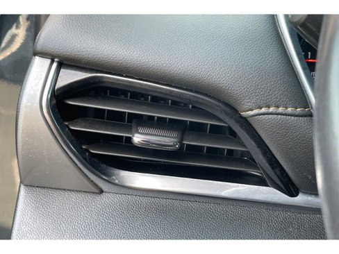Used 2021 Chevrolet Traverse LT image 29