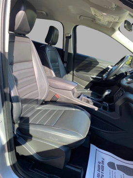Used 2019 Ford Escape SEL image 31