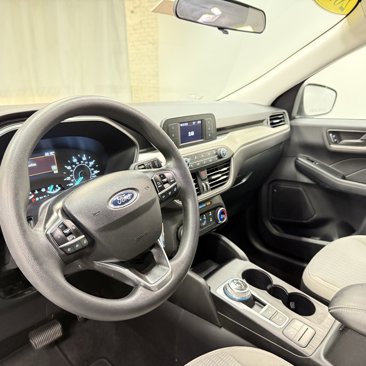Used 2022 Ford Escape S image 21