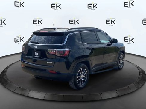 Used 2019 Jeep Compass Latitude image 3