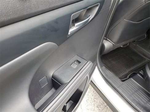 Used 2021 Toyota Highlander XLE image 11