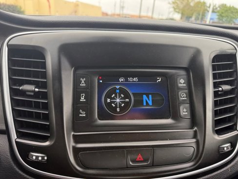 Used 2015 Chrysler 200 Limited image 33