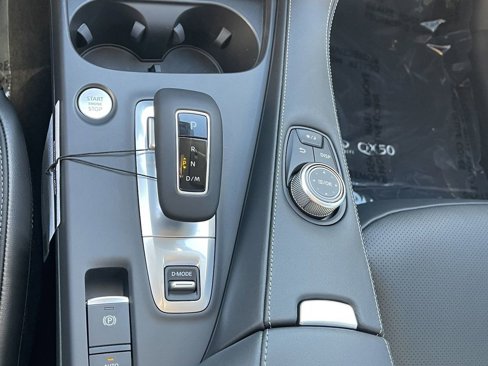 New 2025 INFINITI QX50 Luxe image 23