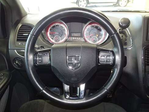 Used 2017 Dodge Grand Caravan SE image 15