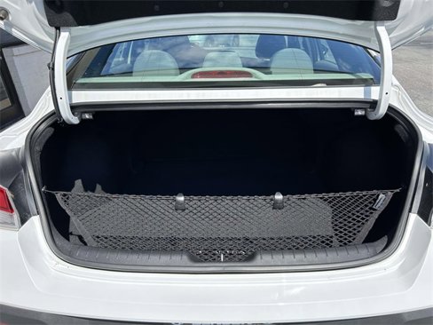 Certified 2024 Hyundai Elantra SEL image 12