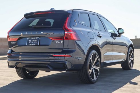 Used 2023 Volvo XC60 B6 Ultimate w/ Protection Package Premier image 5