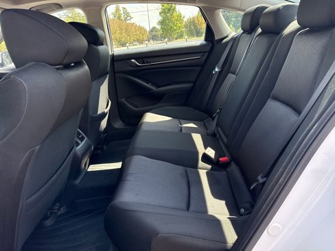 Used 2018 Honda Accord EX image 26