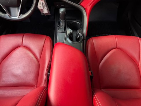 Certified 2020 Toyota Camry SE image 16